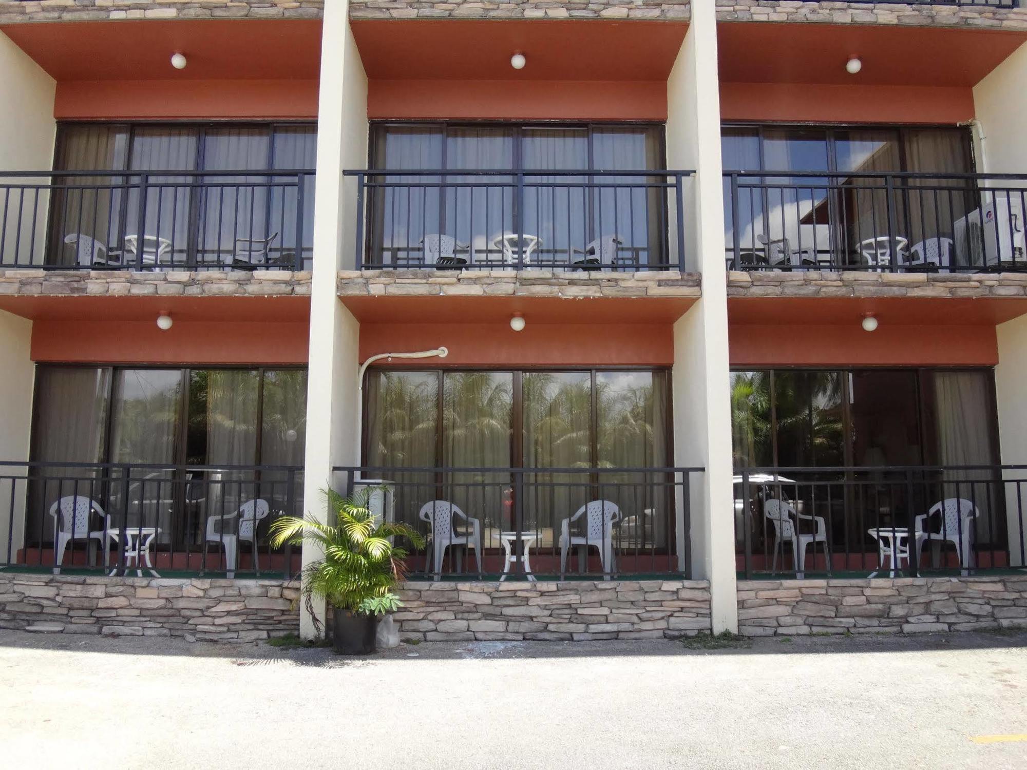 Surestay By Best Western Guam Airport Barrigada Екстер'єр фото
